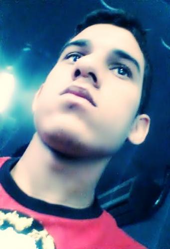 21 Anos,#Flamenguista,Geminiano,tímido,extrovertido e... o Resto só min conhecendo para saber e depois min contando ... =D