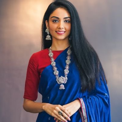 CherryNair's profile picture. My unfiltered thoughts in a highly filtered world  Self Love | Style | Skincare 💚 I make emulsions - Visen 💙 Acne survivor - reversed it naturally 🌿