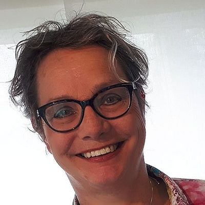 CMI-gecertificeerd loopbaanprofessional, coach voor werknemers en ondernemers, doelgroepspecialist, trainer, docent en adviseur