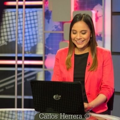 Periodista / Presentadora Tv. 
Creo en los medios de comunicación como herramienta de transformación social.  
IG: https://t.co/MlctVQ8Bav