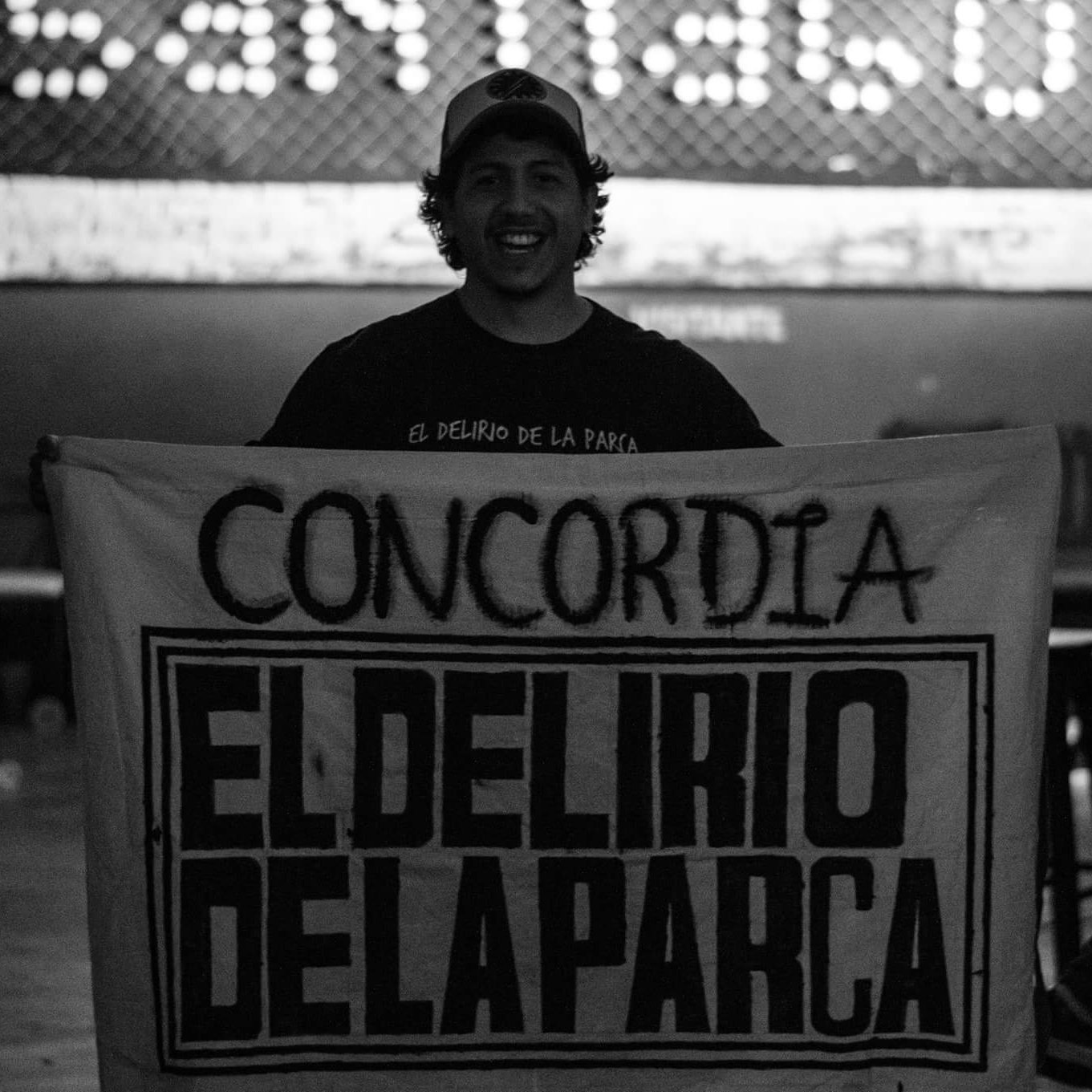 Un loco simple que le gusta el rock y la gastronomía.
Solo se que la vida siempre te da otra oportunidad !!!
FANÁTICO A MUERTE DE @eddlp_oficial
