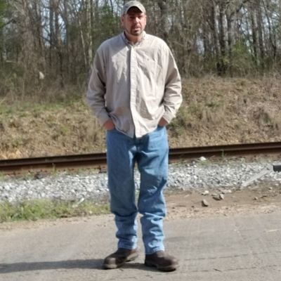 Hello, My name is Matt. I enjoy to laugh, and have a good time. I enjoy life. love sports