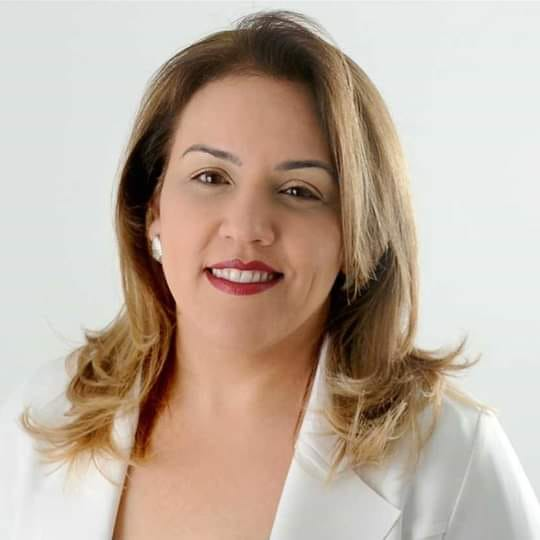 Sou médica da família,mestre em desenvolvimento regional. Atualmente médica plantonista no HRSJ e médica reguladora da central de saúde do RS.