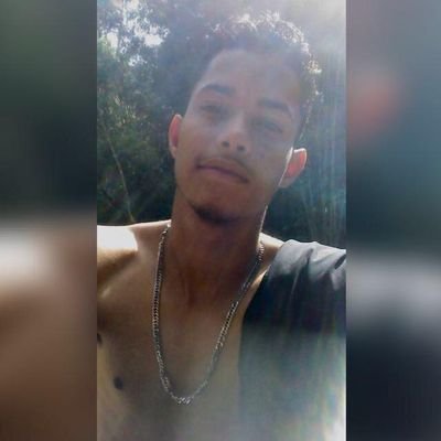 Levanta a cabeça truta, onde estiver seja lá como for
Tenha fé porque até no lixão nasce flor 💪✌