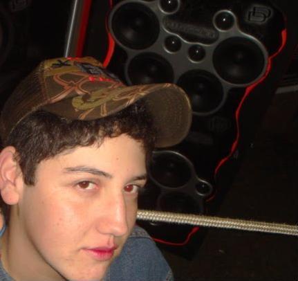 Rogerio9663's profile picture. Hahaha Sou Loko '-'
Mas Sou divertido, venha me conheçer que ira gostar (: