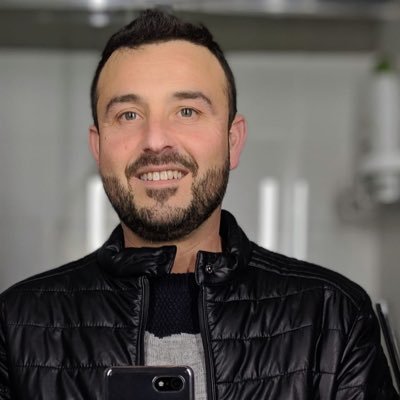 javitoytou1's profile picture. Lo mejor que tiene uno mismo es ser, decir y actuar como piensa en cada momento.