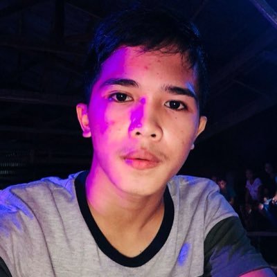 salinaskennethH's profile picture. torn