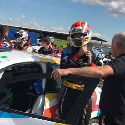 Wheel man of the #41 machine in the U.K Clio Cup with Westbourne Motorsport | NASCAR and Oasis fanatic.
