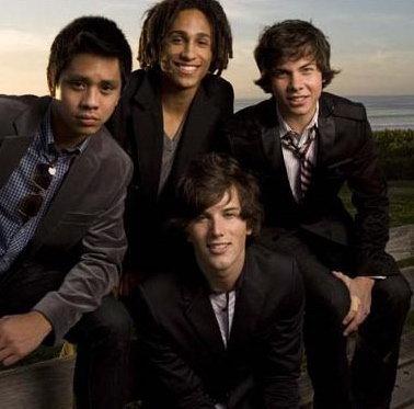 Hello peeps. Want to help put and get @allstarweekend to follow us?