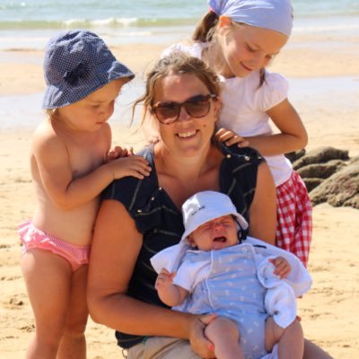 mum of 3 - 🇫🇷 living in 🇬🇧. Structural Heart marketing manager - UK