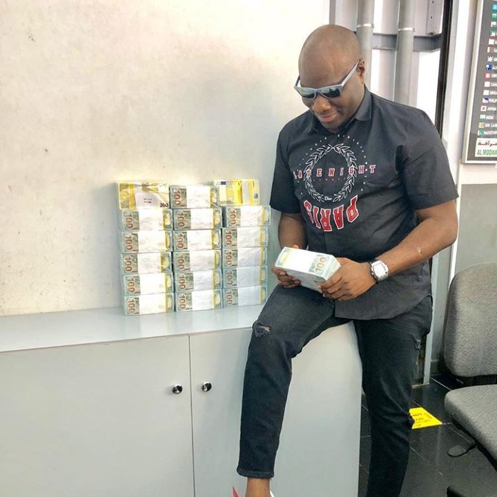 HonnorableM's profile picture. CEO Mompha bureau the change 💰 King of the sky👑🛫  Emirate platinum Costomer💰💰💴💴💴💰💵💵💵💸 still the money man