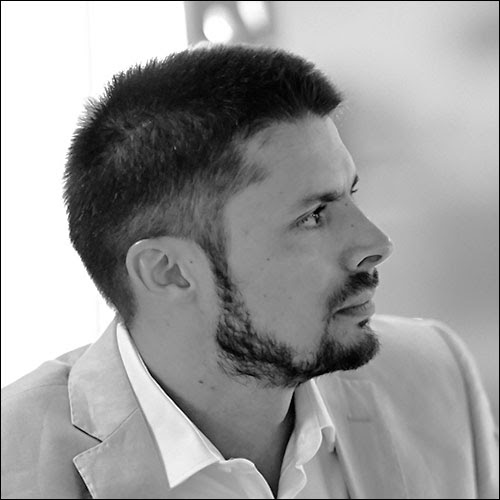 باحث وإعلامي مستقل، مهتم بالإسلام وقضايا المسلمين والإصلاح الفردي والاجتماعي
Researcher & indie content creator, focusing on Islamic issues and social reform