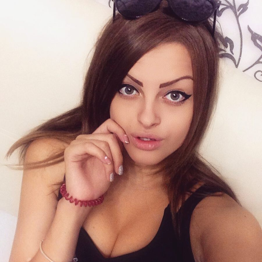 sophia_badAss69's profile picture. Lonely girl with hot stuff