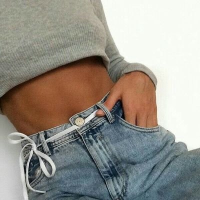 ReveliaRVL's profile picture. 