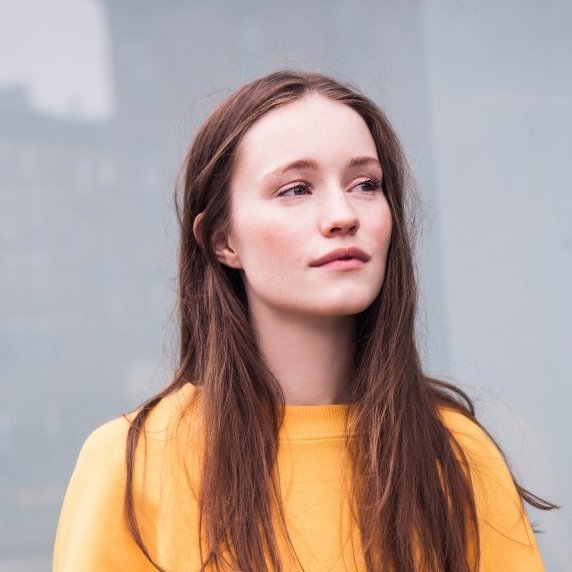 Sigrid's fan, I discovered her with Sucker Punch and I immediately loved her ! 💛