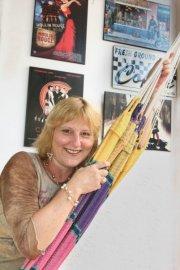 policastrocris's profile picture. Escritora, periodista  y guionista de televisión