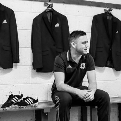 fingerzj's profile picture. A very Lucky man.