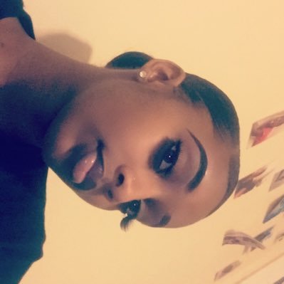 zaniyaaaa_'s profile picture. 