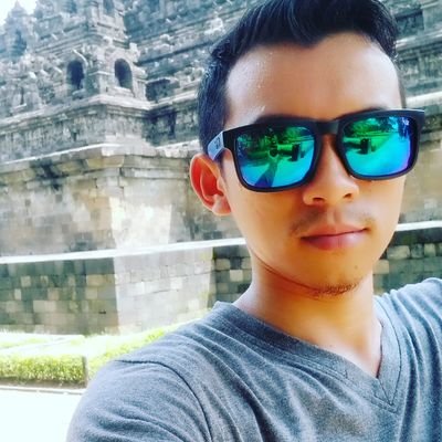 waktu adlh musuhku, resiko ialah sahabatku, Dgn prinsip sebagai pasangan dlm hidupku & kebijaksanaan merupakan saudara tertuaku,, Life goes on