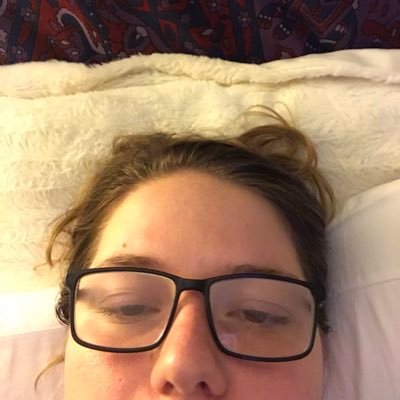 katcoursu's profile picture. crying in the club to the first half of pyramids by frank ocean (NOT the second half)