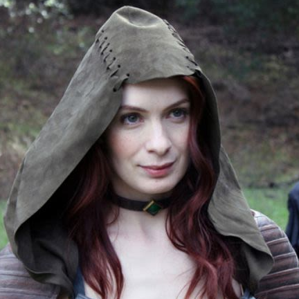Descendant of Red Riding Hood, I dedicated my life to hunt down werewolves. || #CuppyRP Roleplay RP