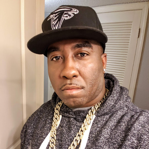 CEO of SouthStarr Entertainment// Manager of SSE Gang// Management, Recording, Artist Development, Promotions and Marketing// (404) 482.1411