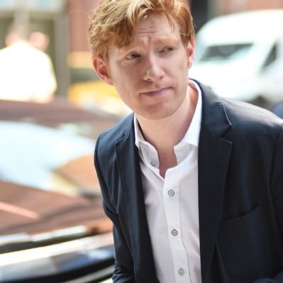 illmetbythemoon's profile picture. I’m between the moon and where you are.