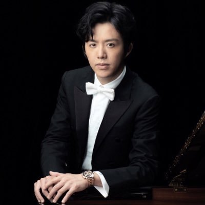 Official Twitter news feed of the Chinese super star pianist Li Yundi 李云迪 E:info@yundimusic.com T:+86 18511333303 Wechat:yundiworld （business contact only)