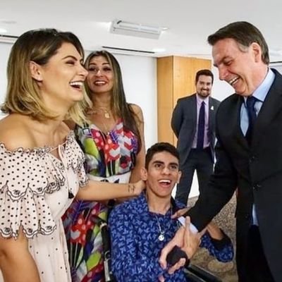 Atualizações sobre a Primeira dama da República Federativa do Brasil Michelle de Paula Firmo Bolsonaro e do Presidente da República Jair Messias Bolsonaro 🇧🇷