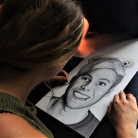 simonesijmart's profile picture. An allround creative weirdo with a sense of realism. Free Shipping on all items in my Etsy shop! 📬👇🏻 https://t.co/cFIji3Qb69