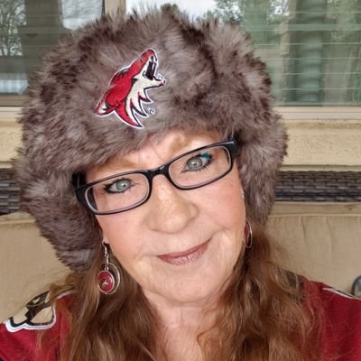 AZ Native, Wife, Mom and Grandma. Love my Coyotes🏒🥅, Cardinals 🏈and D-Backs⚾️!! ♡LIVE♡LAUGH♡LOVE♡