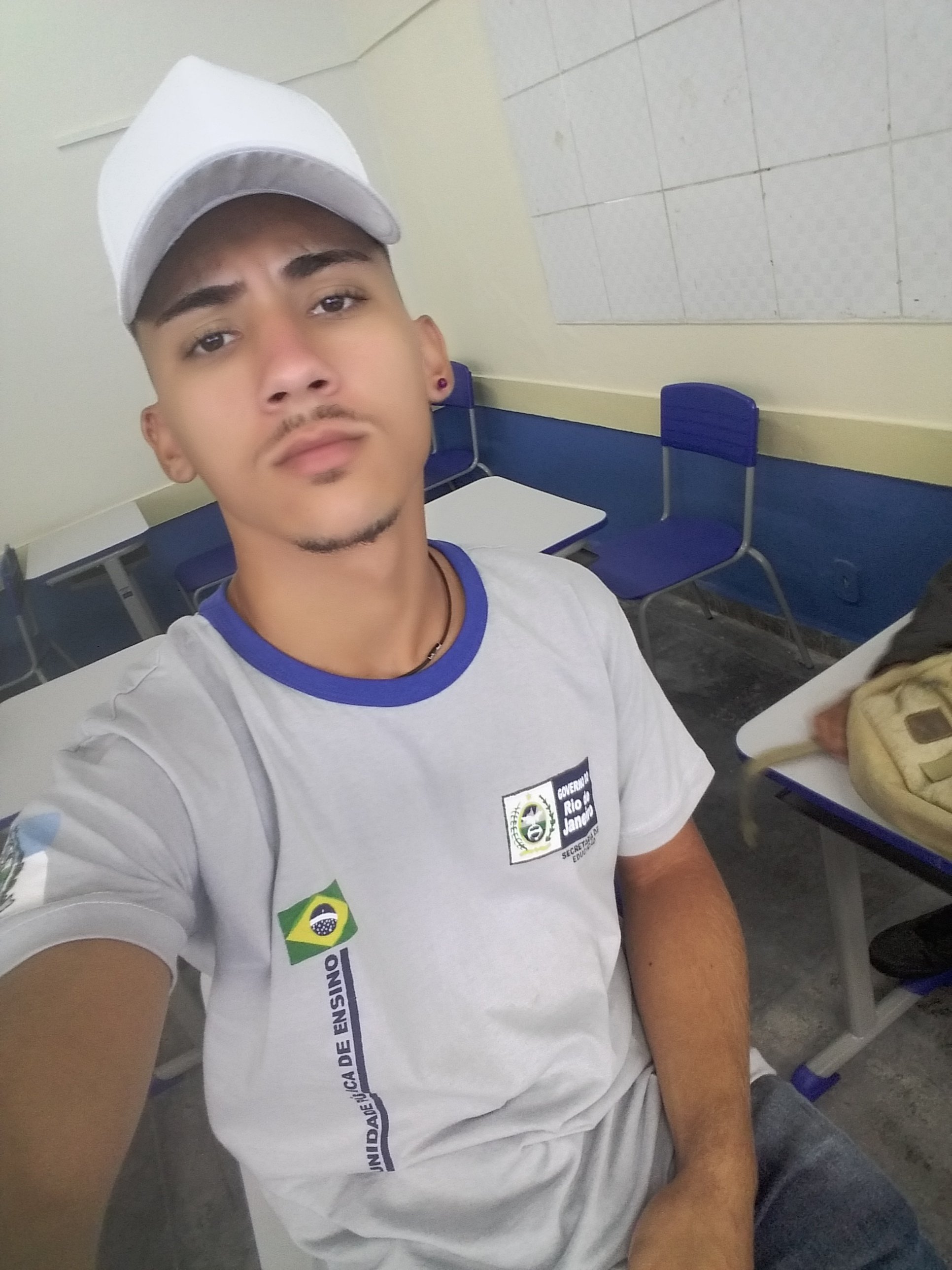 Flamenguista com muito ORGULHO. 🔴⚫/17 anos.😍/
Whats: 21990800156 chama lá, não dou vacuo!☻/Maior sonho: Agent da Divisão da Policia Rodoviaria Federal! 👮📚💡