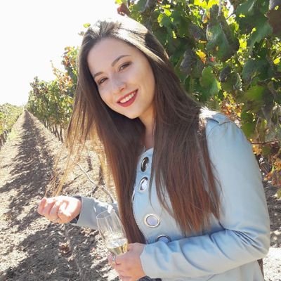 Que llegue quien tenga que llegar, que se vaya quien se tenga que ir, que duela lo que tenga que doler, que pase lo que tenga que pasar.♻️
