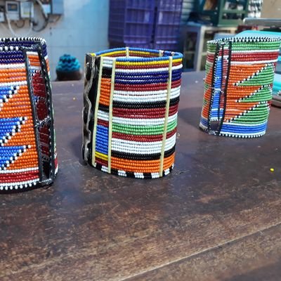 Maasai warrior ;//Artivist.
Maa Traders Arusha;beads,bracelets,necklaces. call 0622868500