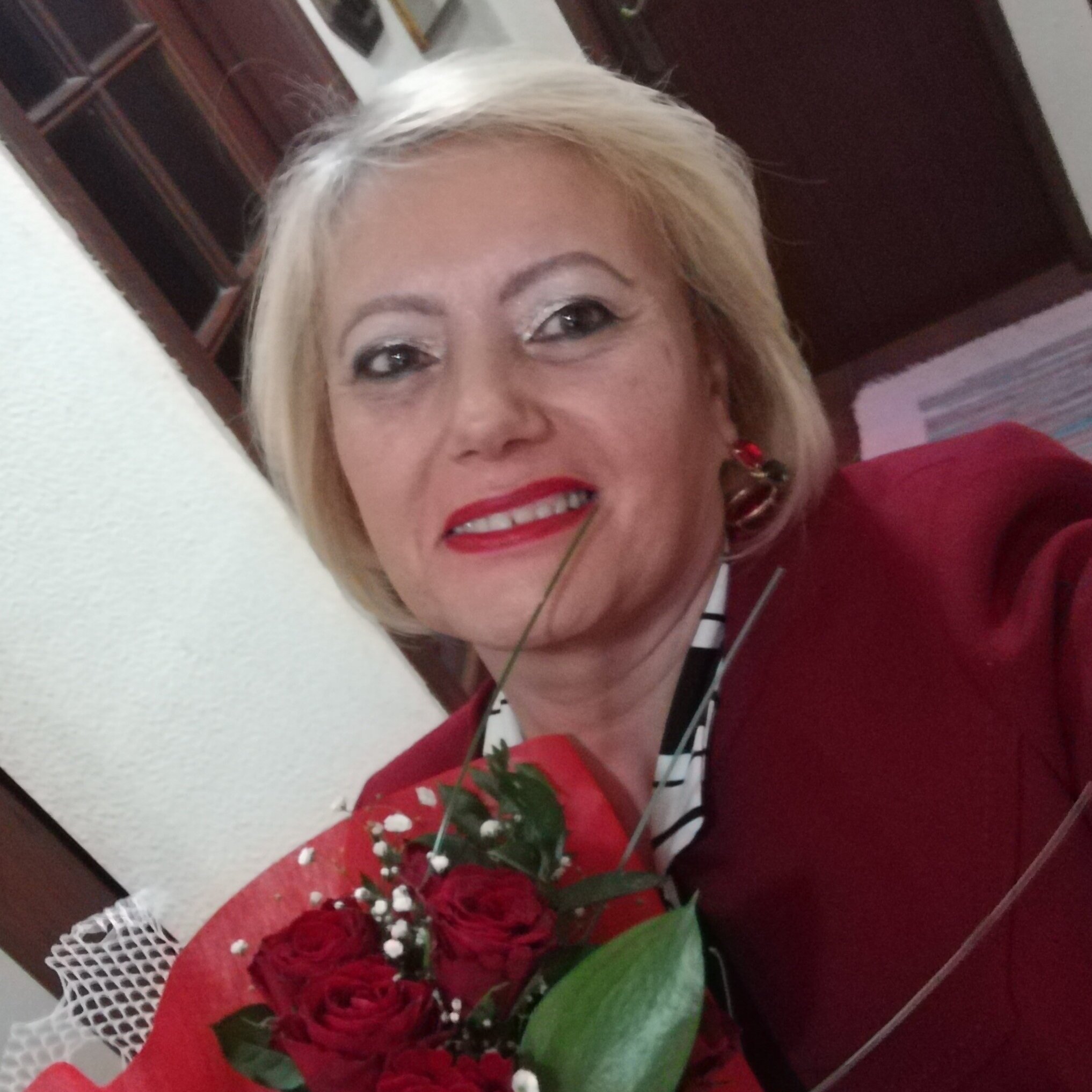 AlbinaEscorcio's profile picture. 