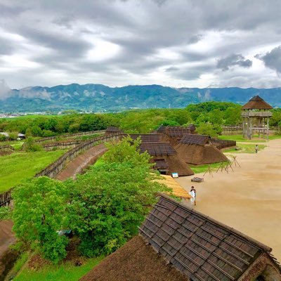 廃寺、山城、古墳、窯跡などの調査・研究を行うサークルです。大学・学部不問。現在約50名で活動中。専門知識は不要なので興味のある方は気軽にお問い合わせください。 ホームページ→ https://t.co/pY8weg2LkH