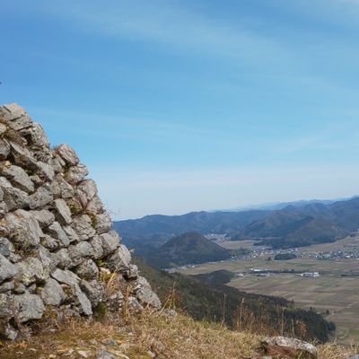 歴史好き・史跡・城郭巡り・ギタリスト好き/
御朱印/北海道在住のため春秋はチャシ巡りがライフワークになりつつあります/最低年1回は本州城郭巡り、江藤新平ゆかりの地巡り滞ってます /只今育児中