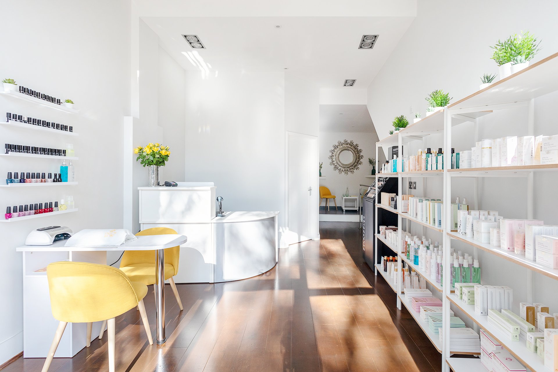 We are your W4 glow-to beauty spa. Specialists in Yellow Rose Professional Cosmetics💛
🌟Rejuvenating facials🌟relaxing body treatments🌟Nails, waxing & tinting.