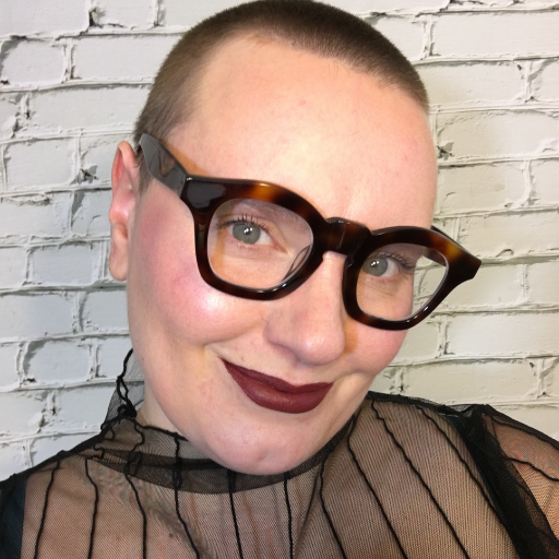 fiercefatty_'s profile picture. TEDx speaker. Bestselling Author. I help fatties feel confident in their body so they can wear the damn bikini without shame and live the life they deserve.