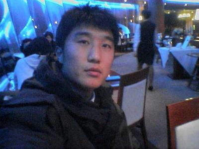주문진출생~강릉 남강초등학교~강릉중학교~강릉명륜고등학교~관동대학교 관광경영학과~대명리조트~서앤컴퍼니~대명코퍼레이션
