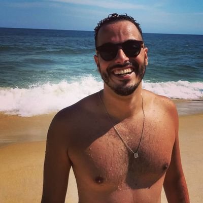 Um pouco carioca, um pouco paulistano, um pouco mineiro e bastante geminiano. Um louco por cinema, teatro e televisão. Um apaixonado pela vida!