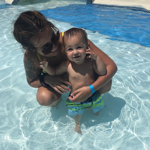 Briananadine's profile picture. Momma 🌻