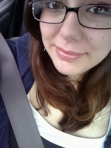 Sharonalv's profile picture. 