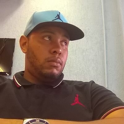 Um simples humano assim como o grande tubarão branco é apenas um peixe
