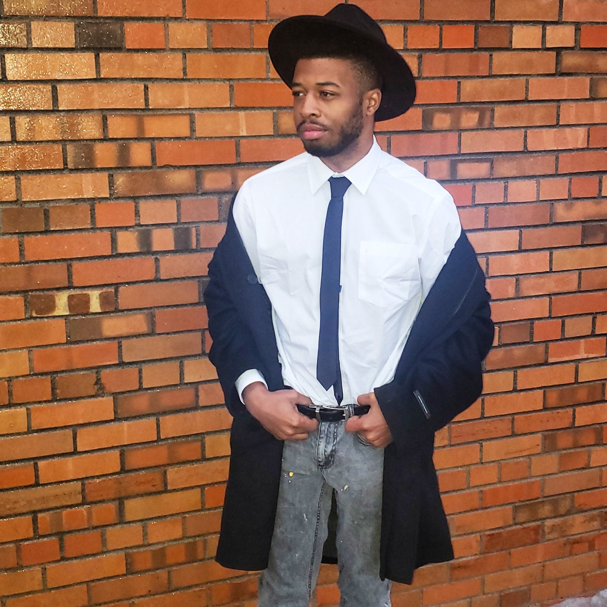 dphillgood's profile picture. Heart gang! Check out my IG @dphillgood ...buy some art!