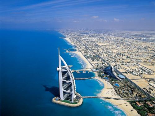 Information about events, sports, transaction and vacation for the country of Dubai
