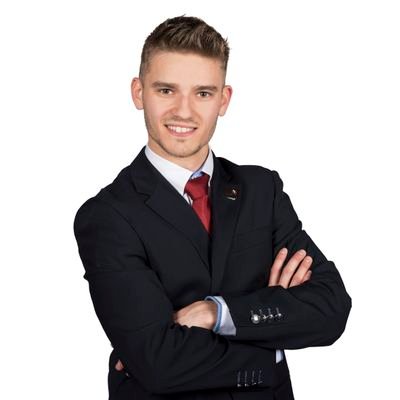 Valentin 26 ans
Président de Studios Vendéens,
Meilleure apprenti de France
Membre de l'équipe de France Worldskills
Photographe, vidéaste
Technicien Puy du Fou