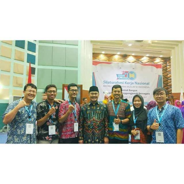 lagi belajar jadi orang terbuka, latihan dg sering nge tweet 🙏