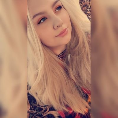 PinkMiilk__'s profile picture. Hufflepuff - always doing my best