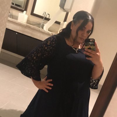 deannaleslie203's profile picture. Life Is NOT A Garden, Don’t Be A Hoe😏